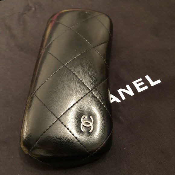 CHANEL - Picture 8 of 12